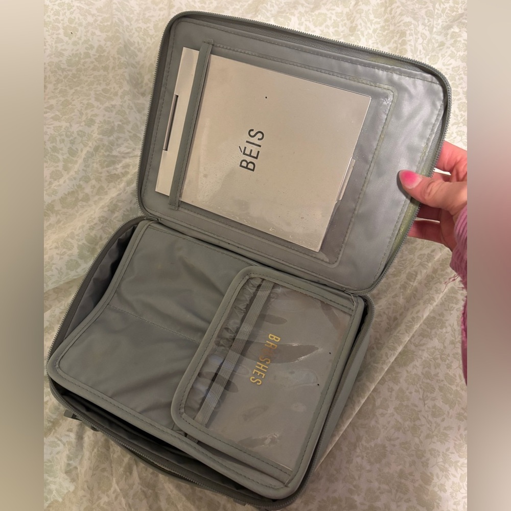 Beis Makeup Case Sage Green